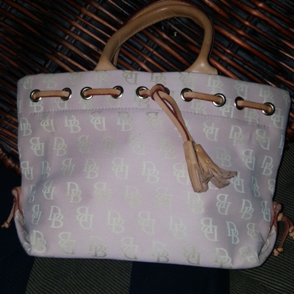 Dooney & Bourke